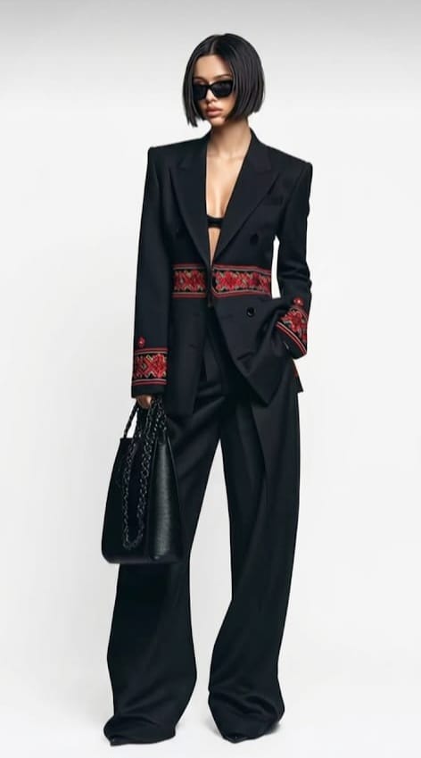 Ensemble tailleur noir brodé femme, précommande broderie slave